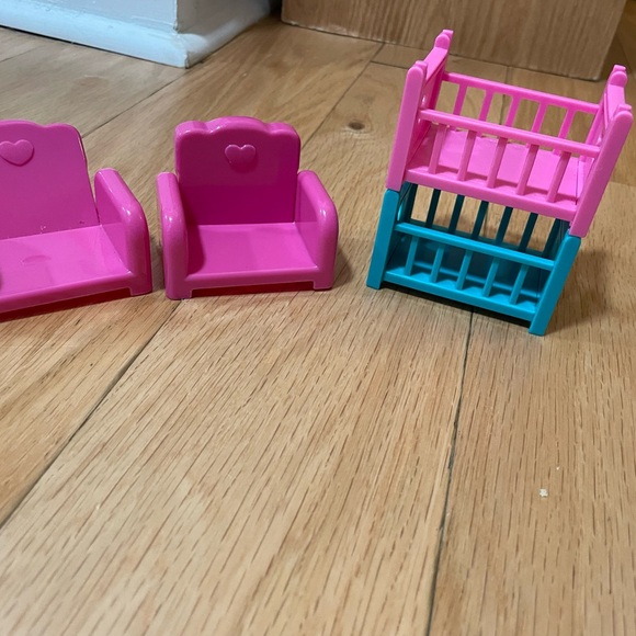 Calico Critters bunny family and chairs - Picture 7 of 7